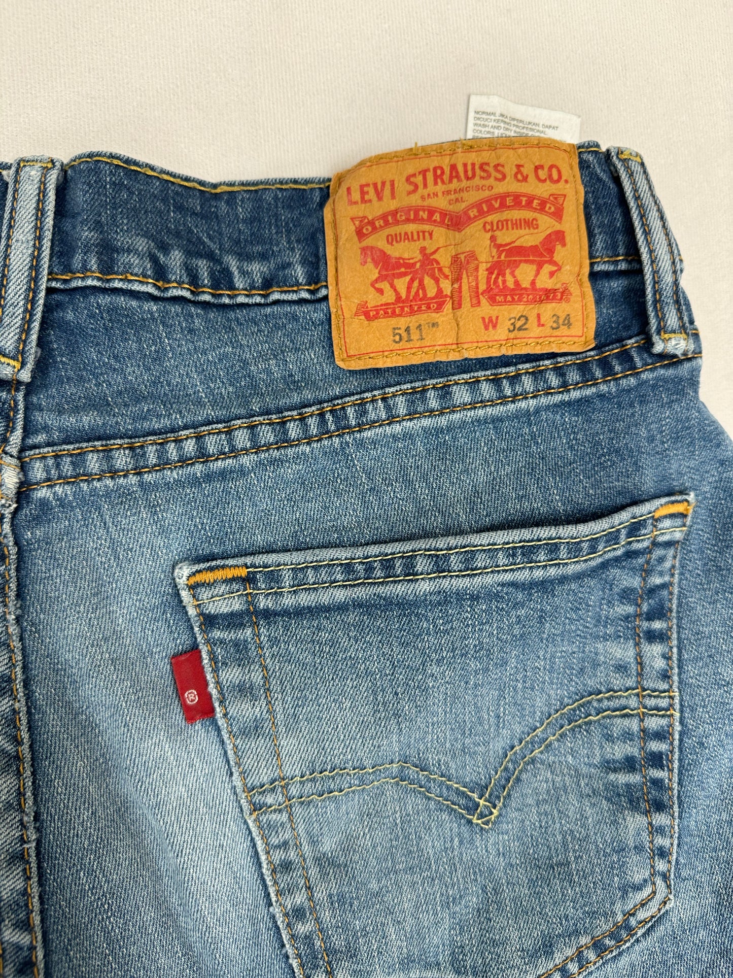 Vintage Levi's 511 Slim Straight Light Wash Distressed Denim Pants Jeans(32 x 34)