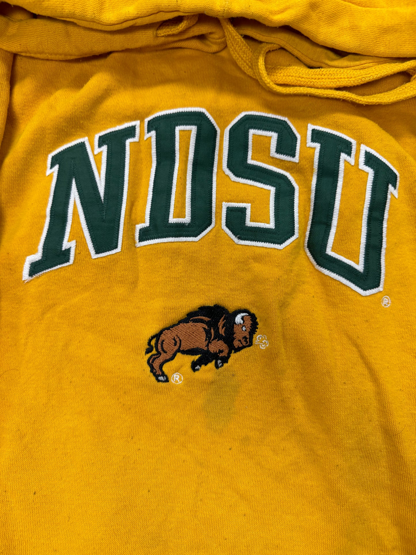 Vintage North Dakota State University NCAA Team Logo Hooded Sweatshirt(Large)